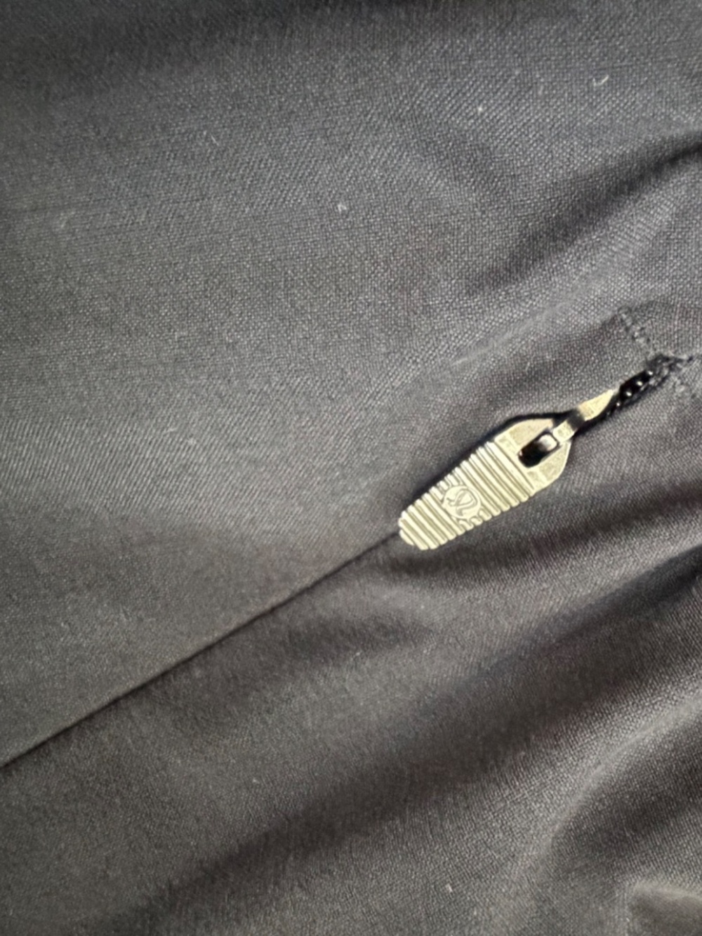 Lululemon Lightweight Mid-Rise Barrel-Leg Cropped Pant Black | Size 4 - Picture 12 of 12
